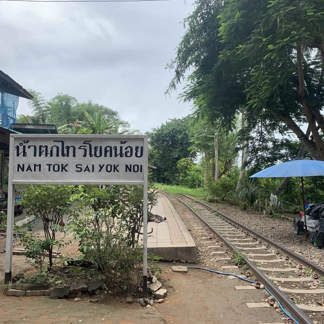 สดชื่นที่ น้ำตกไทรโยคน้อย