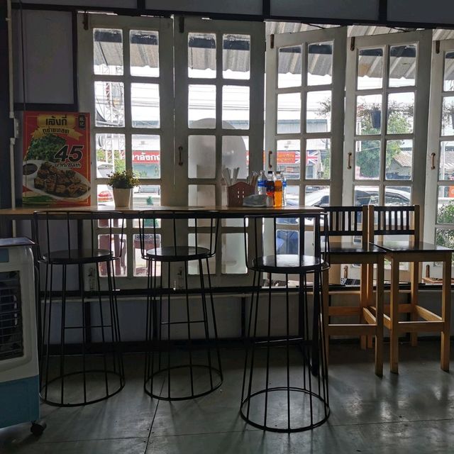 มื้อกลางวันอร่อยๆที่ "บ้านรวยสุข" 