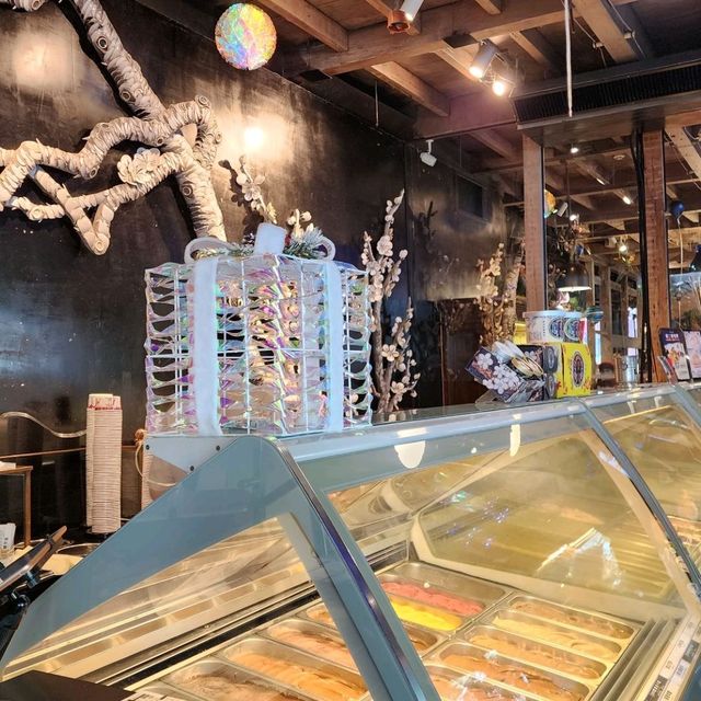 Miyahara ร้านไอศครีมในฝัน สวยสุดอลังการแห่งไถจง