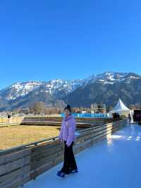 스위스의 만년설을 보면서 타는 이색 스케이트장