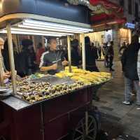 イスタンブール の繁華街にも秋の味覚