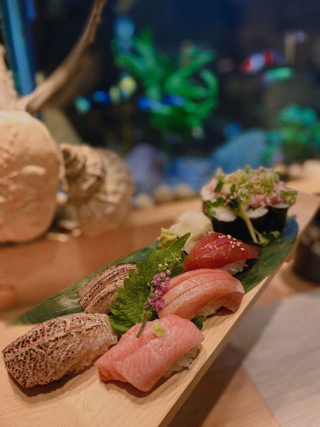 《魚 樂 無 窮》