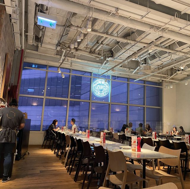 🍕 我最喜愛的連鎖薄餅餐廳 — Pizza Express