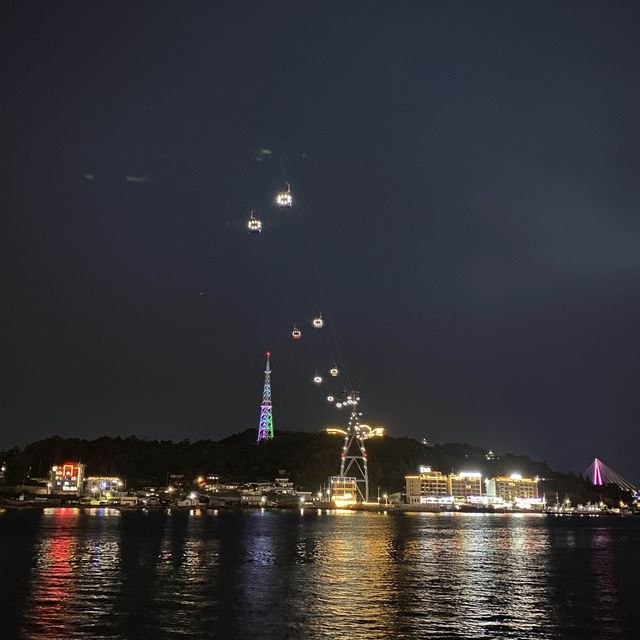 야경명소로 꼽히는 하멜등대