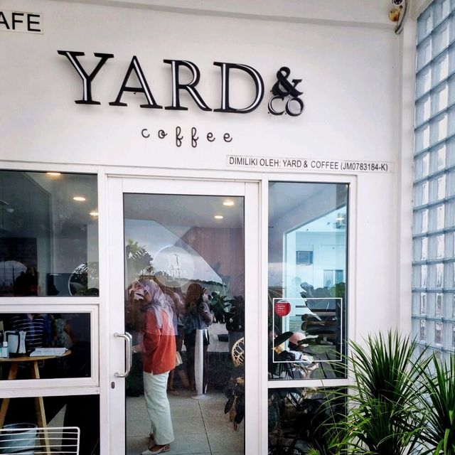 The Yard And Co Cafe @ pengarang, Photo Ed