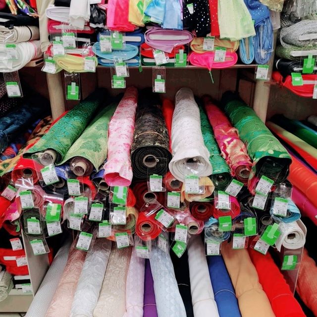 日本最大級のハンドメイド専門店　江坂 大塚屋