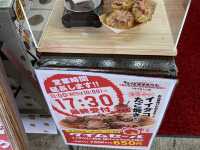 沖縄県　うるま市の『うるマルシェ』で休憩