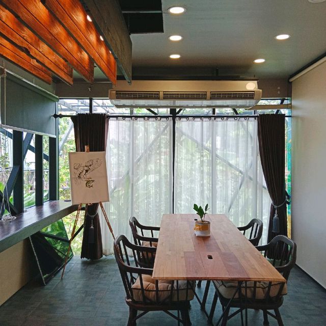 The Lao Cafe' Coffee& Music Angthong