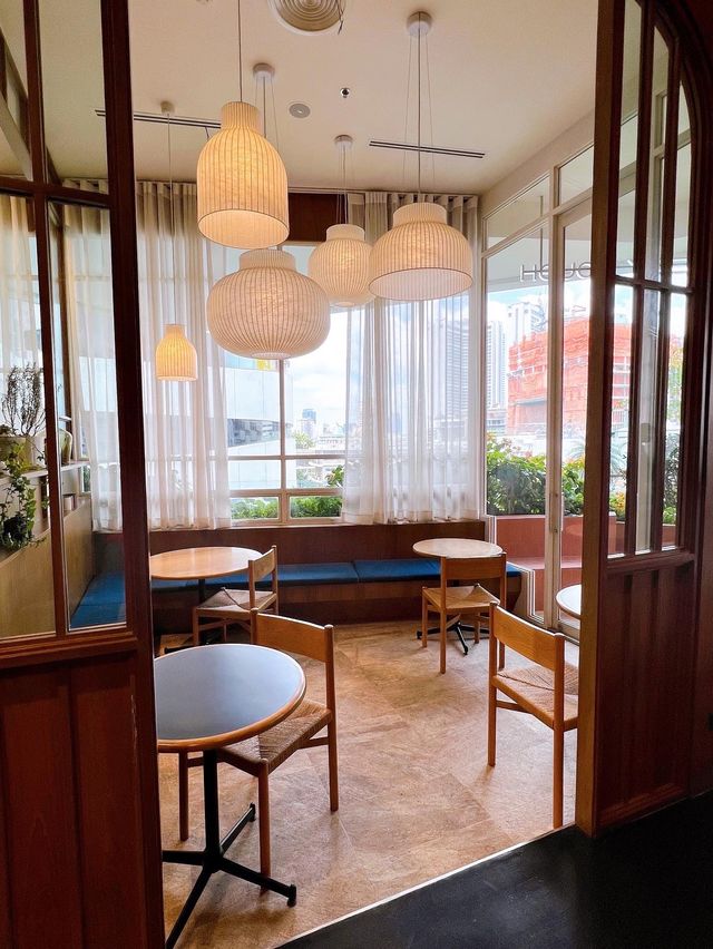 曼谷本地唔牌Cafe donut 店