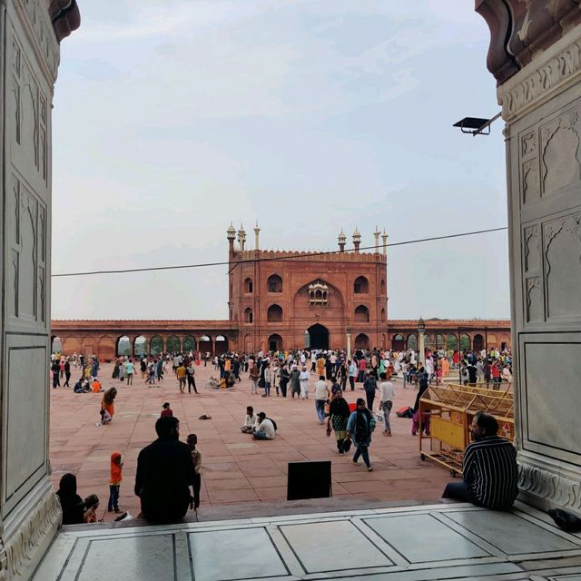 Magnificent yet crowded mosque of Mughal era