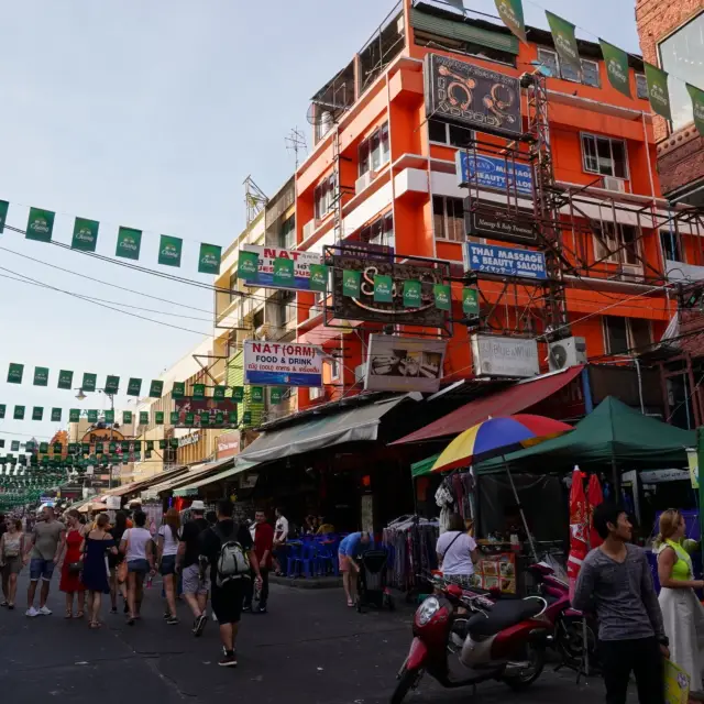 【タイ🇹🇭】バックパッカーの聖地！カオサン通り