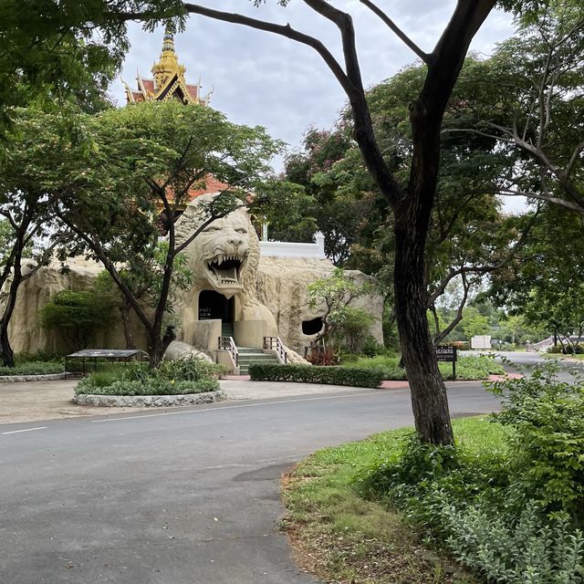 เมืองโบราณ