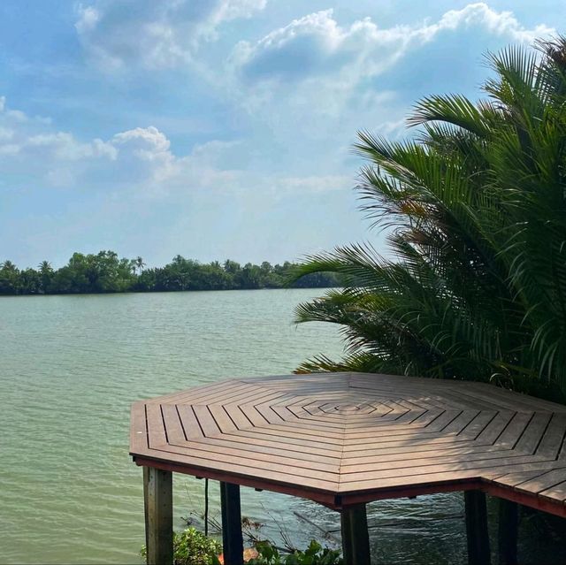 RiverBreeze Cafe : Cafe|Bar|River