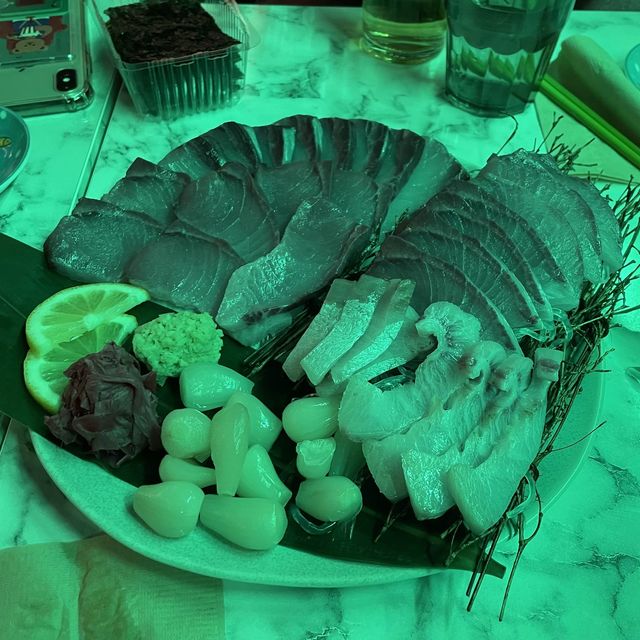합정에서 힙하게 회를? 지하102호 4호점
