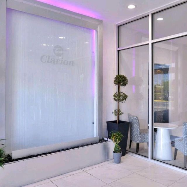 Clarion Inn & Suites Across, Orlando