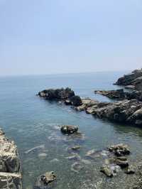 부산 바다 위의 절