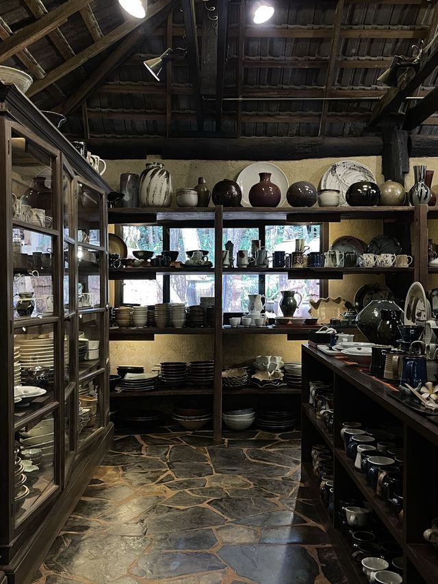 ร้านเครื่องปั้นเซรามิกบ้านดอยดินแดง | เชียงราย 📸