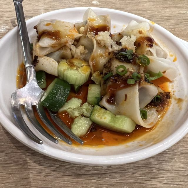 用一支飲管俘虜咗我的小朋友