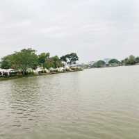 ริมลากูน คาเฟ่ แอนด์ เรสเตอรองต์  คาเฟ่และร้านอาหา