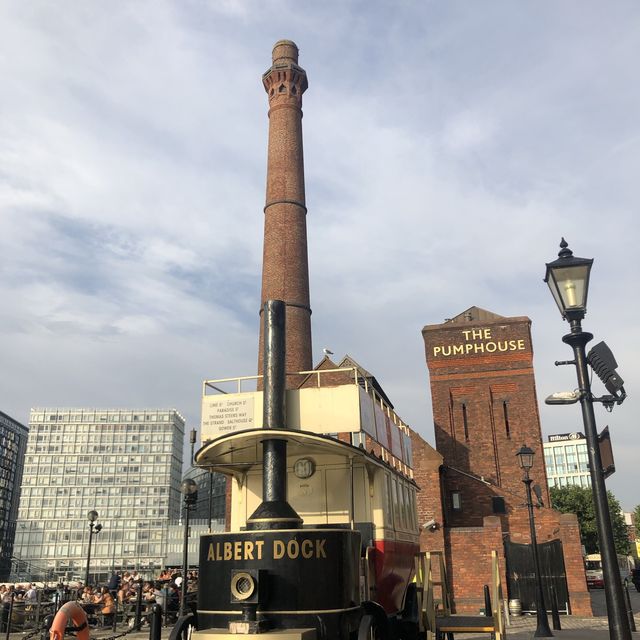 風光如畫的 Royal Albert Dock Liverpool 