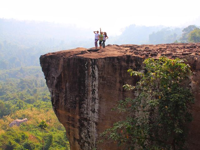 Phnom Kulen Waterfall & Banteay Srei Temple 