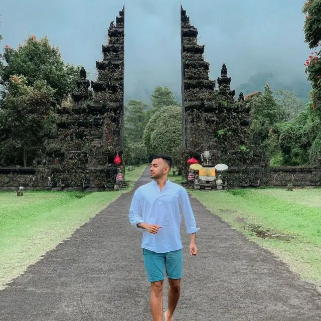 HANDARA GATE, BALI
