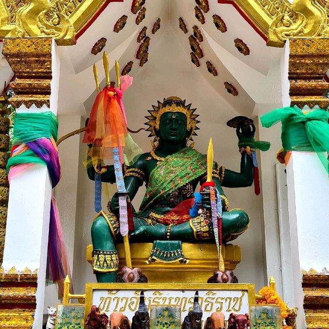 8 สิ่งศักดิ์สิทธิ์ ย่านราชประสงค์

