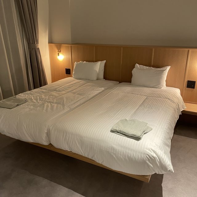 お部屋にレコードプレイヤーも！マスタードホテル下北沢