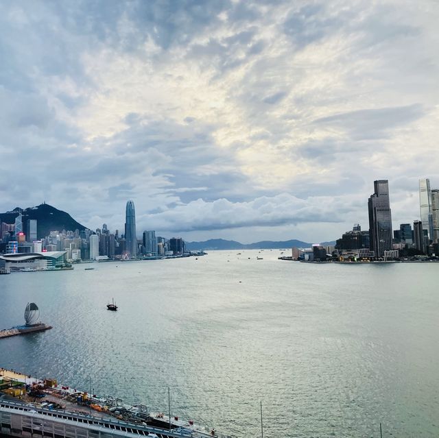 【香港Staycation】港島海逸君綽酒店住宿連餐飲體驗分享｜無敵大海景行政套房｜生日慶祝之選