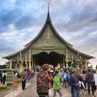 วัดเรืองแสง วัดสิรินทรวรารามภูพร้าว จ.อุบลราชธานี