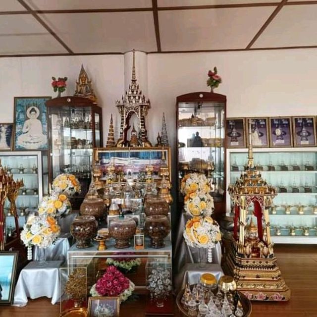 นมัสการหลวงพ่อองค์ขาวใหญ่ที่สุดในประเทศไทย