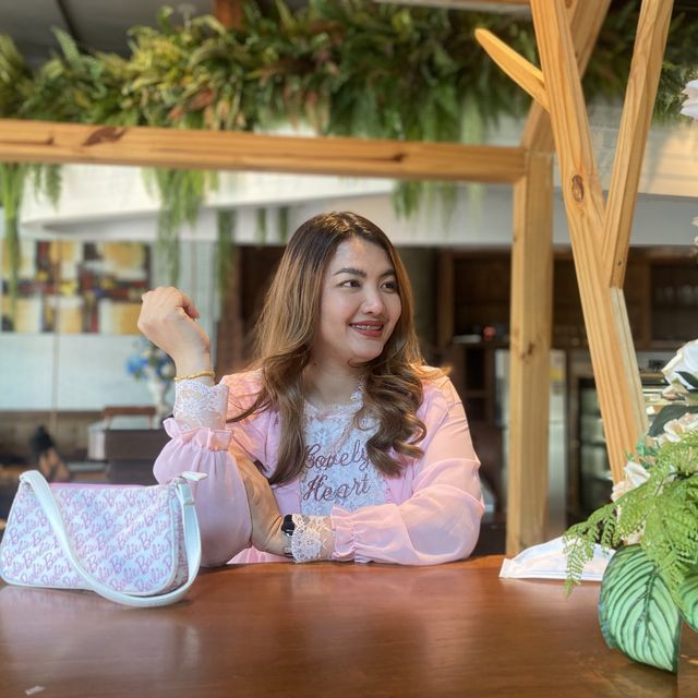 Cafe de l' amour คาเฟ่เดอลามูร์ , ประโคนชัย