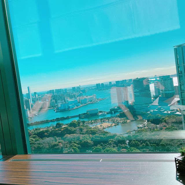 ラグジュアリーホテルでアフターヌーンティー🫖