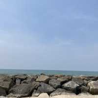 เอาความทุกข์ไปปล่อย ที่”หาดแสงจันทร์”
