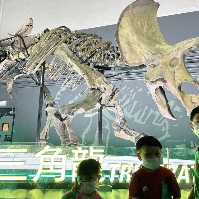 探索恐龍的秘密，科學館之旅