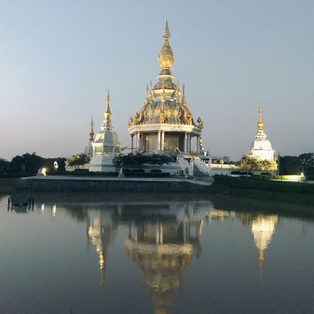 วัดทุ่งเศรษฐี มหารัตนเจดีย์ศรีไตรโลกธาตุ ขอนแก่น