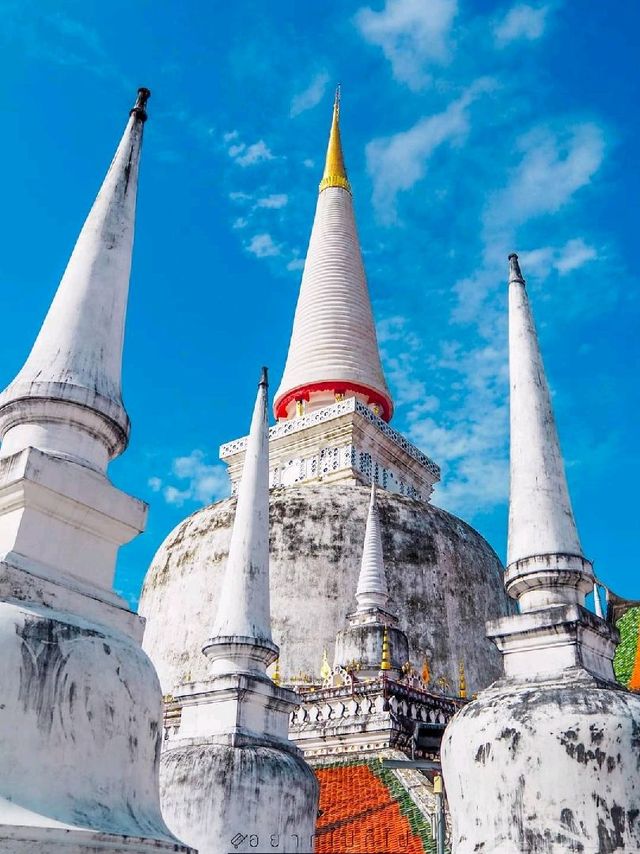 พระธาตุไร้เงา : วัดพระมหาธาตุวรมหาวิหาร