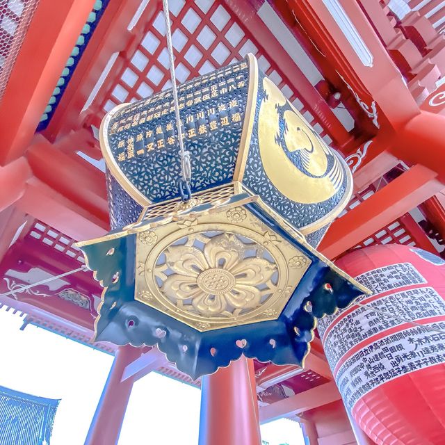 雪の翌朝の宝蔵門