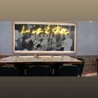 A la carte buffet breakfast