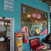 ก๋วยเตี๋ยวร้านดังเชียงใหม่ เส้นสีอัญชัน