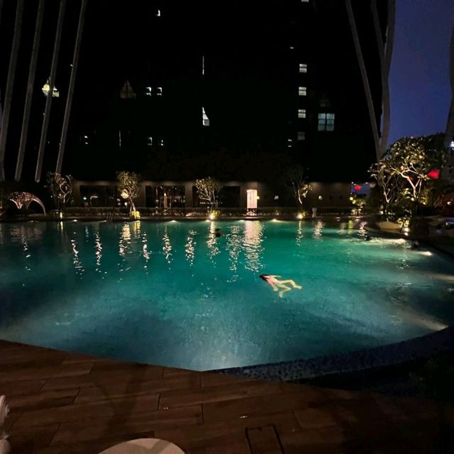 Jacuzzi, pool & OOTD ports at Arte Mont Kiara