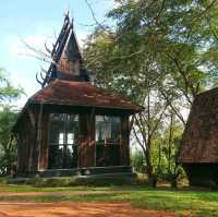 อาคารทรงแปลกตา@บ้านดำ