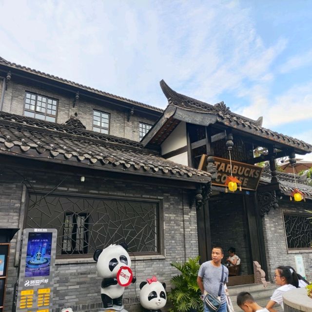 Chengdu Must see Pedestrian treet 👀🥤🎎