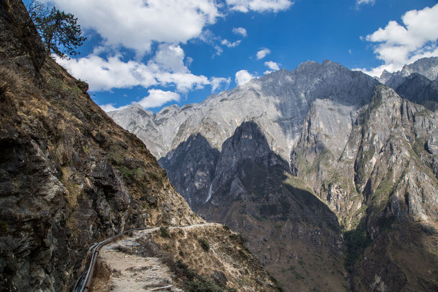 Tiger Leaping Gorge (虎跳峡) - Lijiang