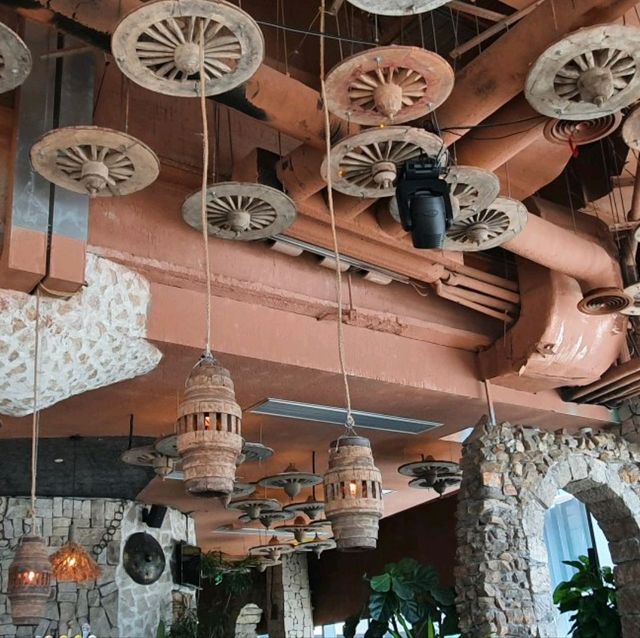A stylish restaurant in Sinar Mas Plaza A stylish restaurant in Sinar Mas Plaza