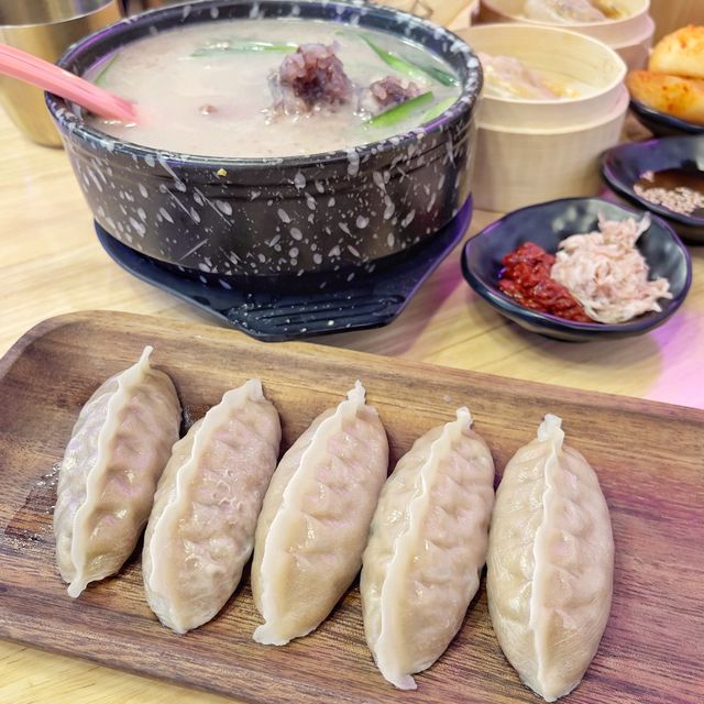 出色韓式餃子🥟、血腸湯🥣