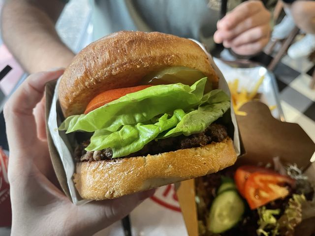 灣仔人氣必試漢堡店｜Burger Joys 