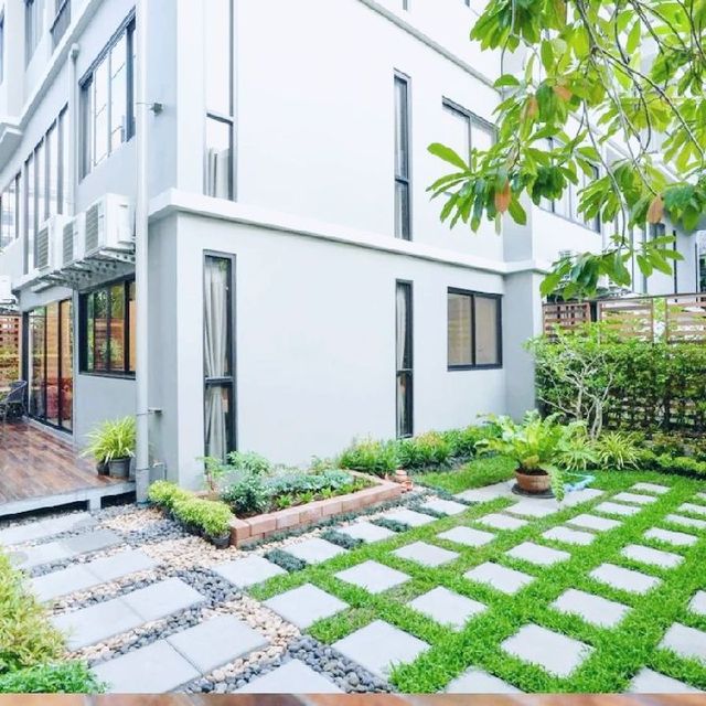 The Pad Silom Convent Serviced Apartment, BKK