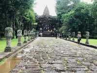 ปราสาทหินพนมรุ้ง หรืออุทยานประวัติศาสตร์พนมรุ้ง