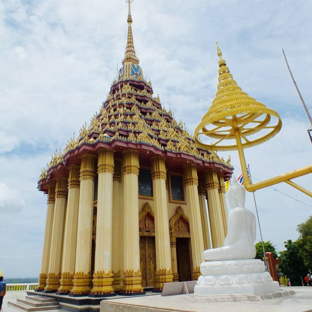 วัดงามบนภูเขา